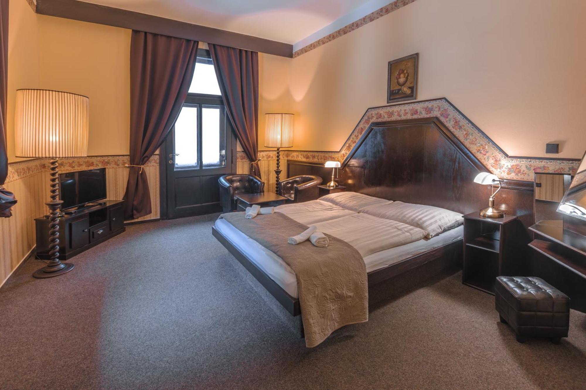Hotel Lovecky Zamecek Orion Liberec Exterior photo