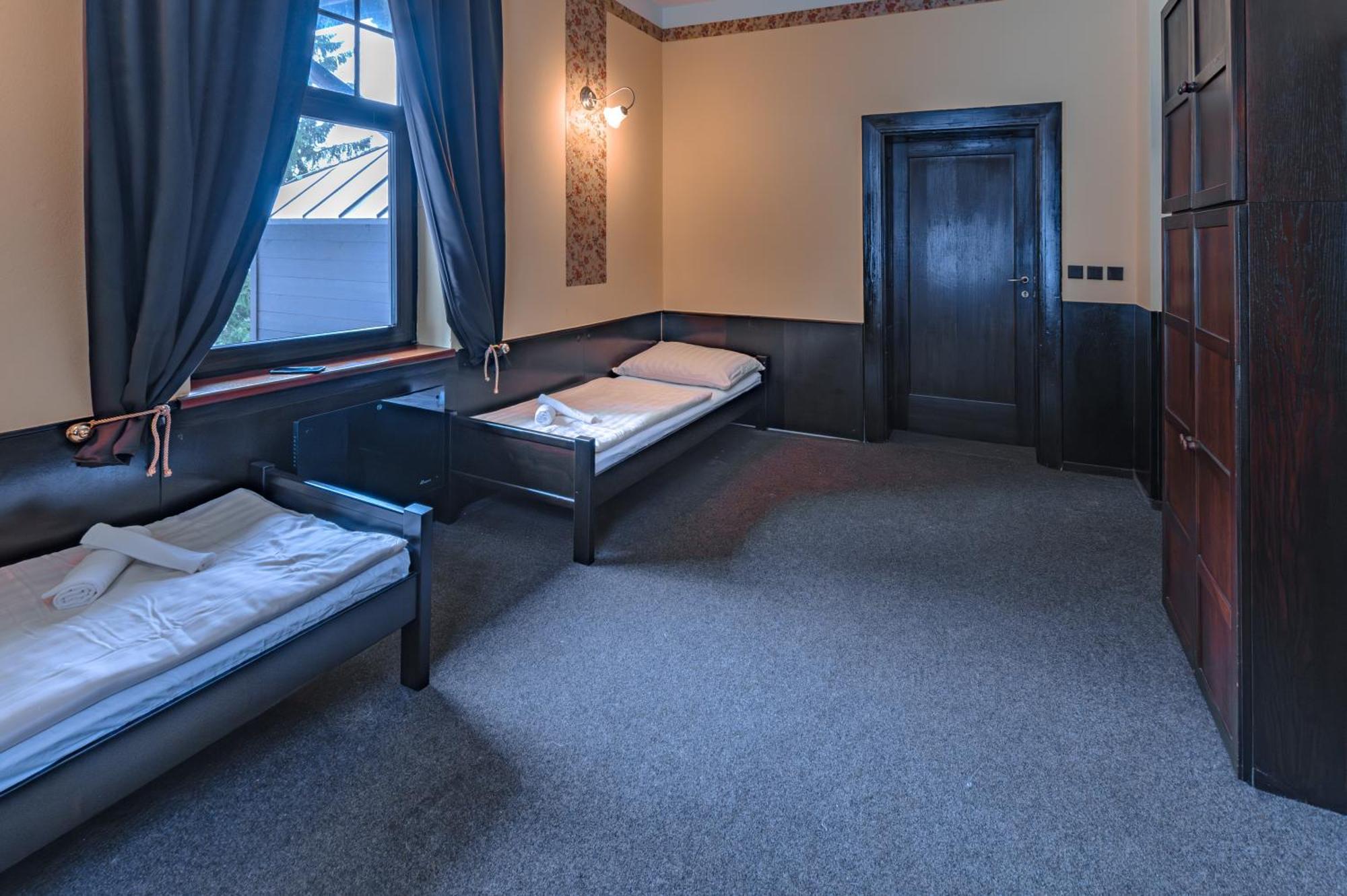 Hotel Lovecky Zamecek Orion Liberec Exterior photo